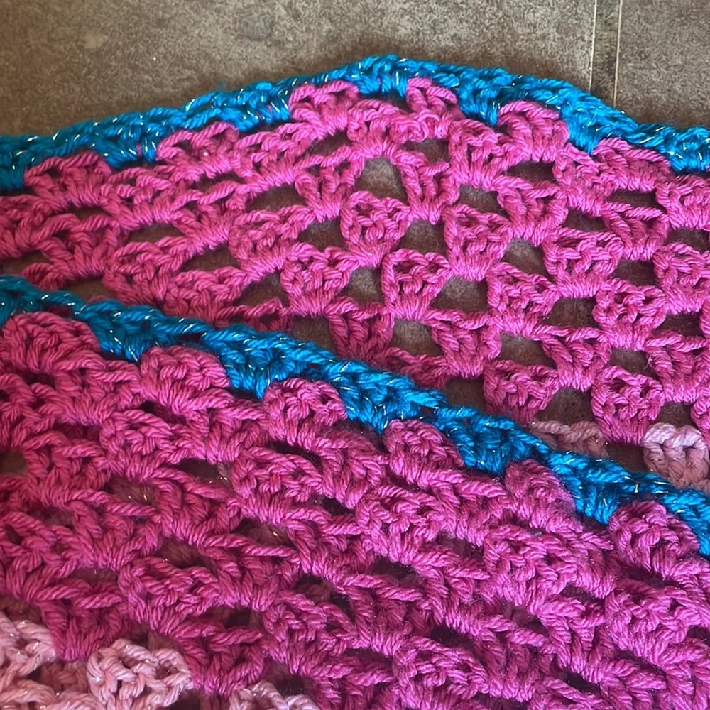 Handmade Crochet Blanket!   Sizs 38x38
